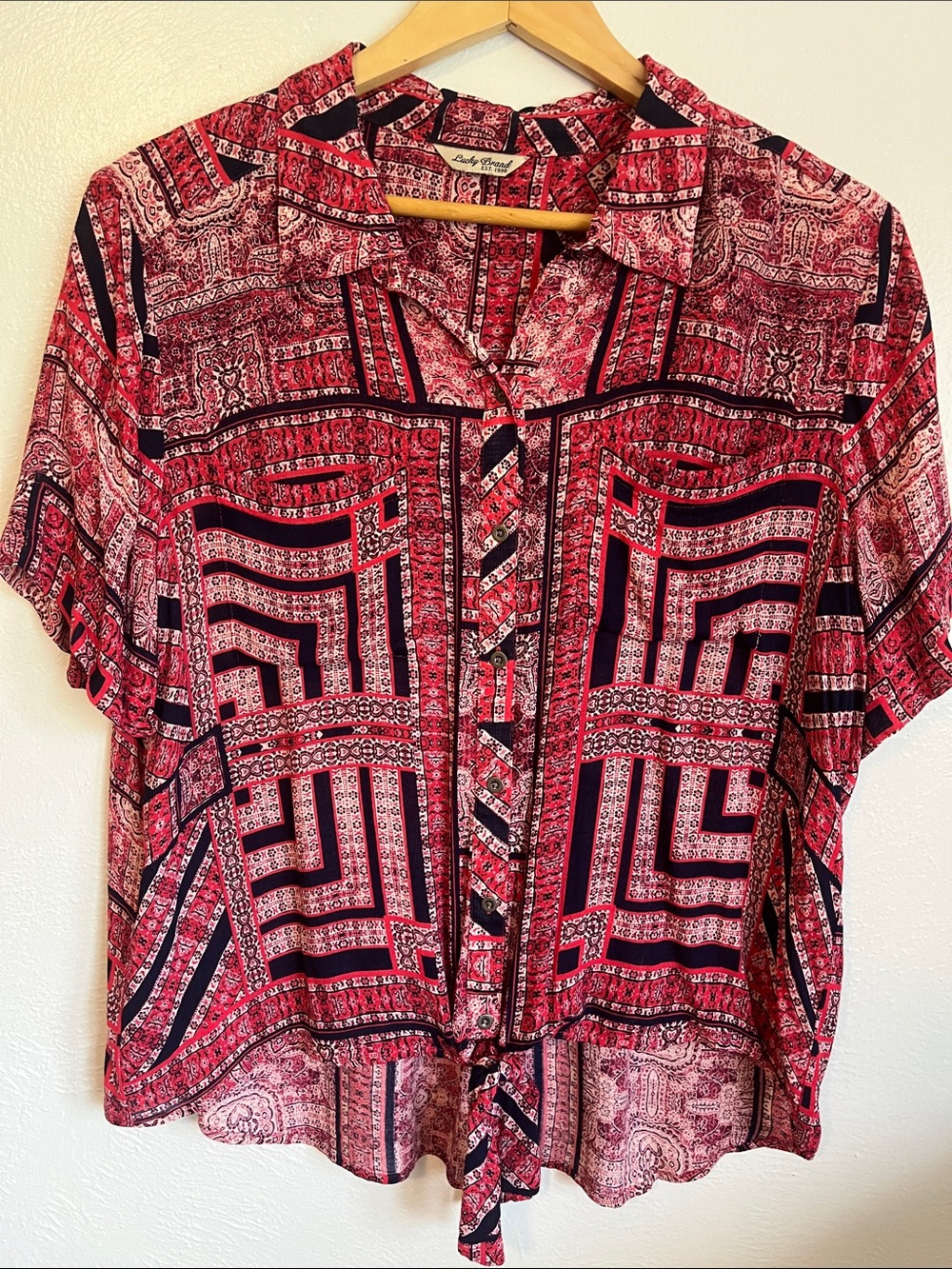 Lucky Brand Red & Navy Patterned Button-Front Tie Hem Shirt